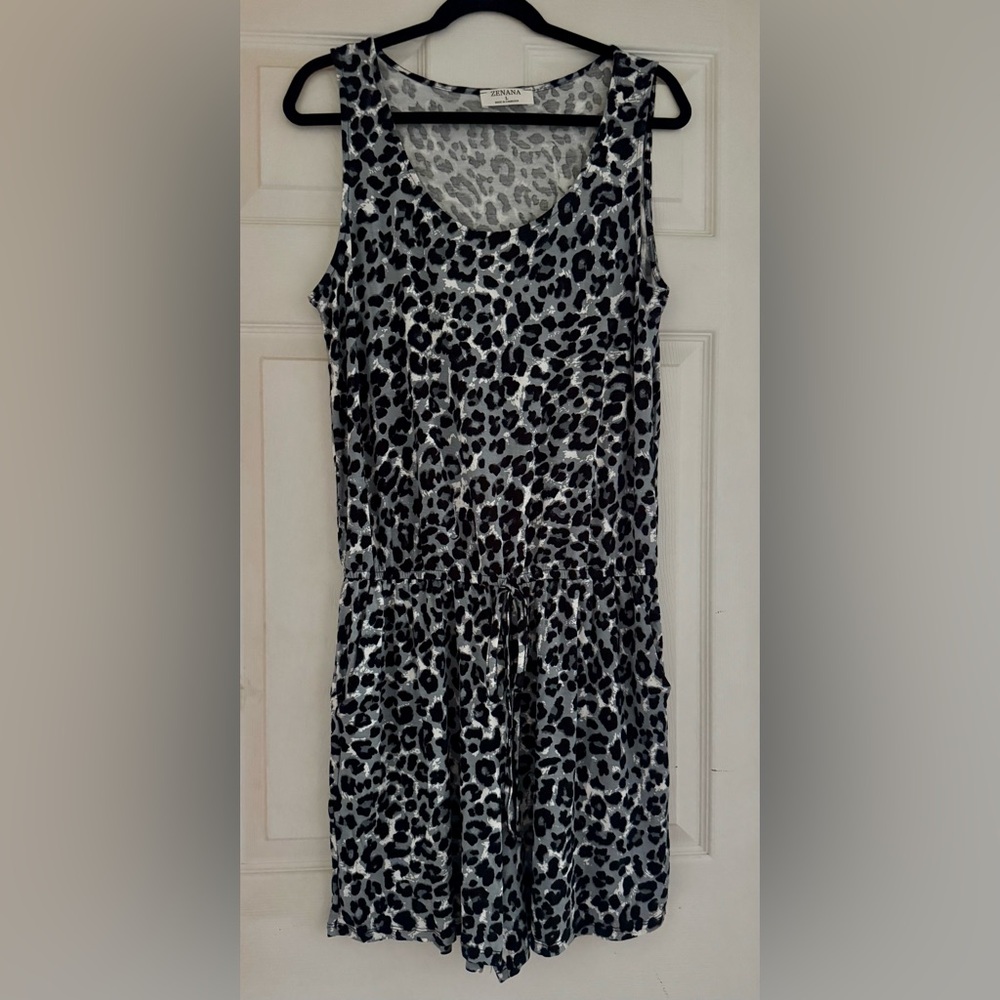 Women’s size L leopard print romper. NWOT. Never worn. Very cute for summer!